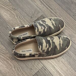 Steve Madden camo print shoe
